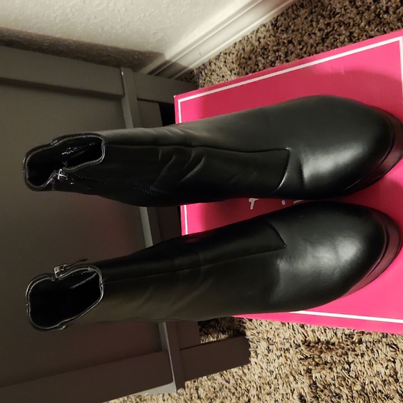 Liza Platform Black Bootie - Picture 2 of 4